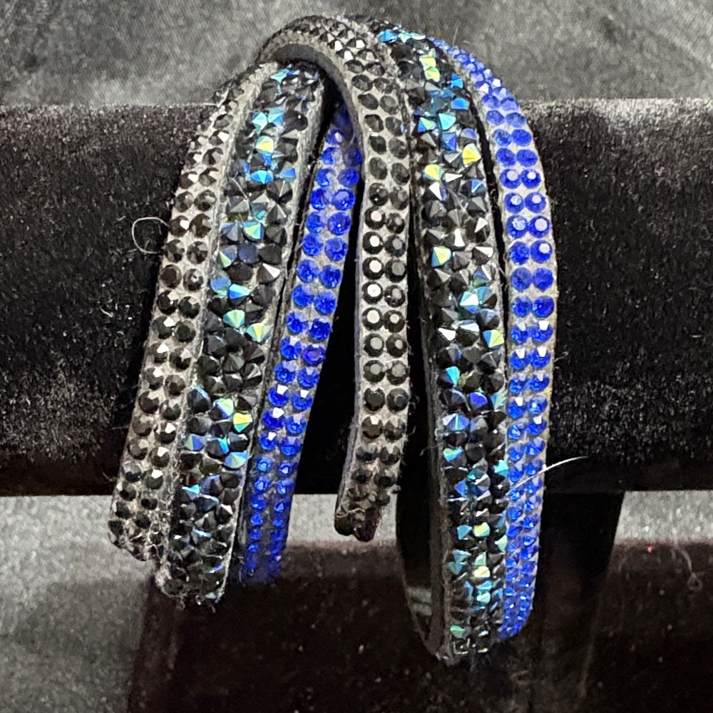 Elegant Black and Blue Crystal Bracelet